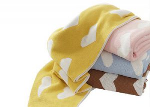 12GG Computer Knitted Soft Baby Blankets For Children, Cute Heart Logo