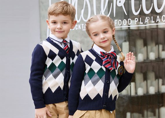 Suéteres del uniforme escolar del logotipo del bordado Patrón de Argyle de algodón puro azul marino rojo