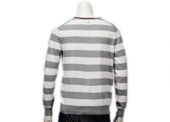Suéter de rayas de hilo suave con cuello en V y patrones de tejido de intarsia de primavera para hombre