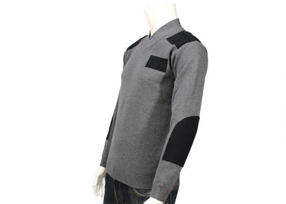 Suéter de cuello en V de gran tamaño con estampado de jerséis para hombre en estilo militar con parche en el hombro