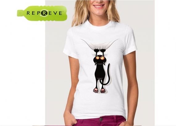 Camiseta sostenible blanca con estampado de gato de algodón y poliéster