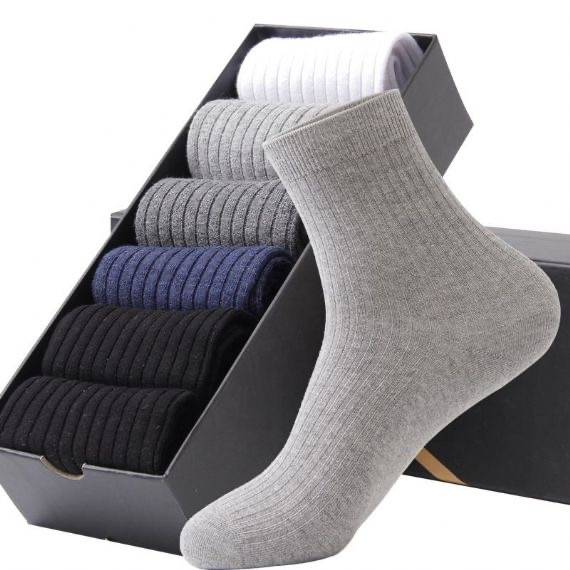 Calcetines sostenibles para hombre empaquetados en caja
